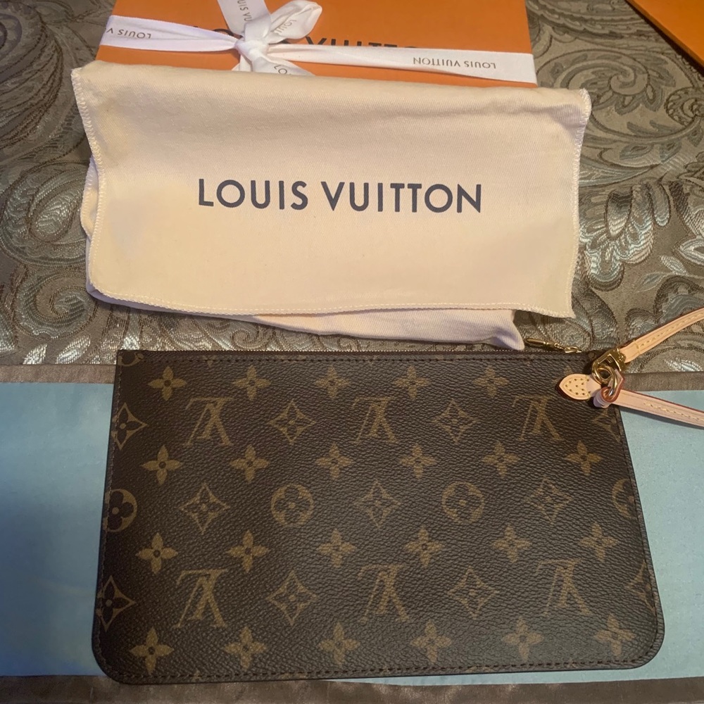 Louis Vuitton Cluth